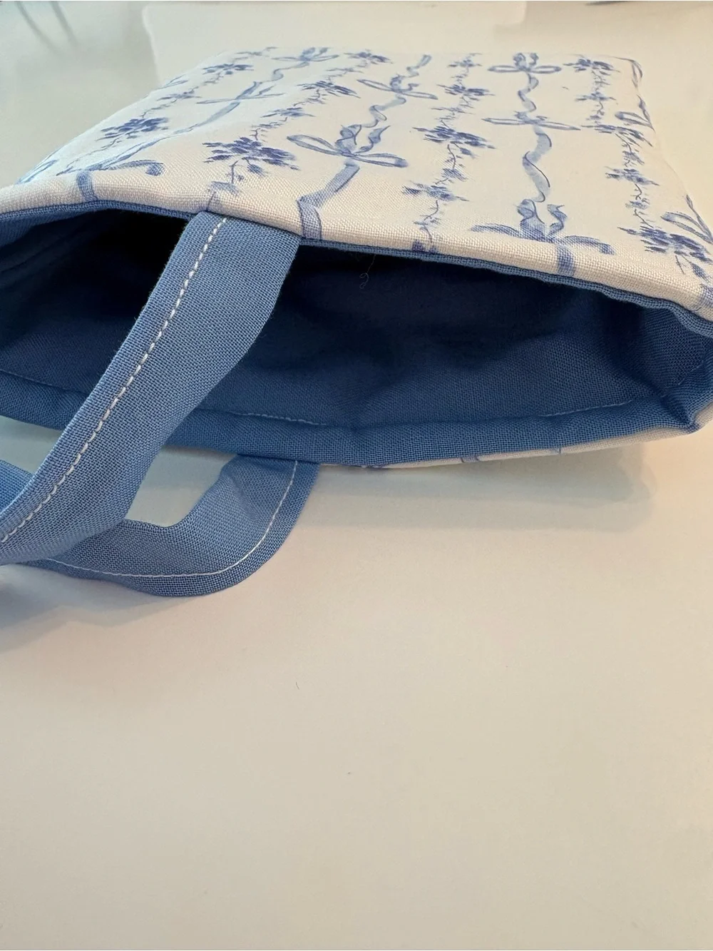 Blue Ribbon Floral Kindle Sleeve